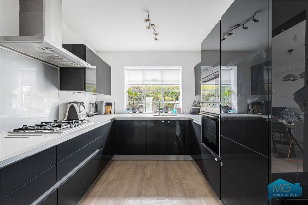 Property photo 3 of 26 Picture No. 34