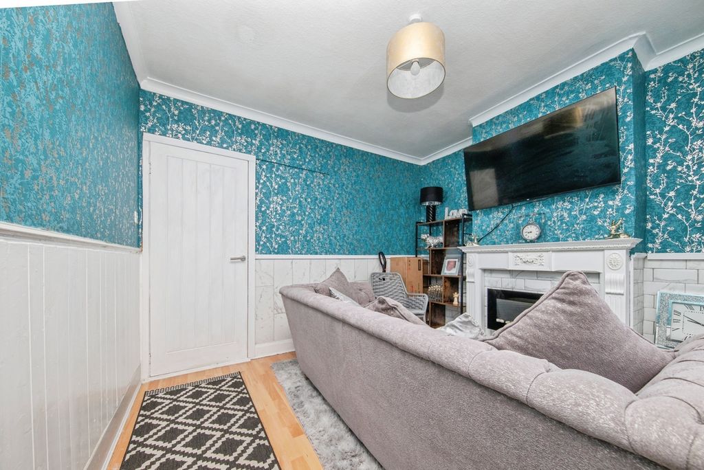 Property photo 3 of 13 Pbox-Img.Jpg