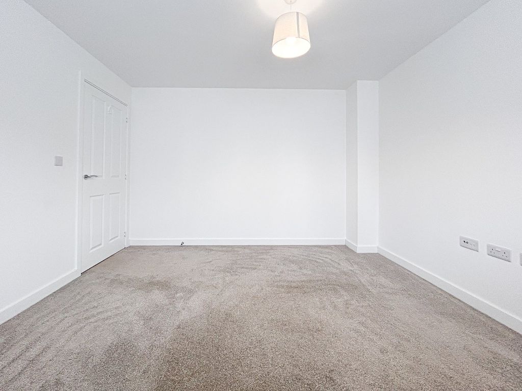 Property photo 2 of 40 Living Room