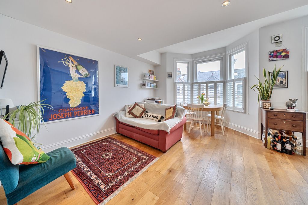 Property photo 3 of 9 1471106-23-6A22Eb...