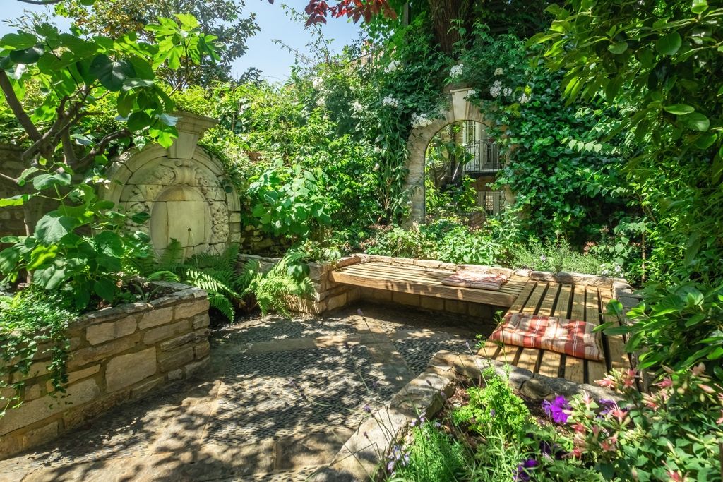 Property photo 3 of 33 Garden View
