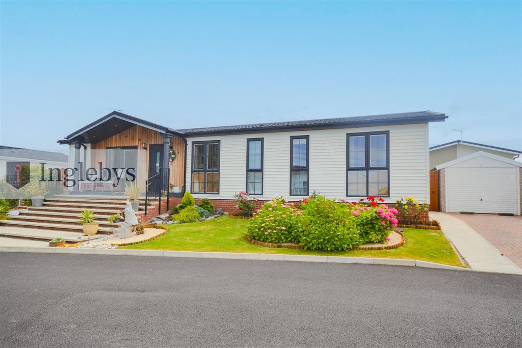 Property photo 1 of 34