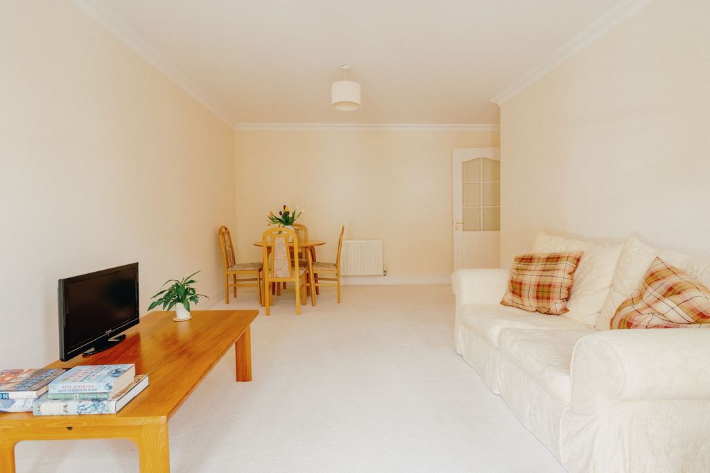 Property photo 2 of 9
