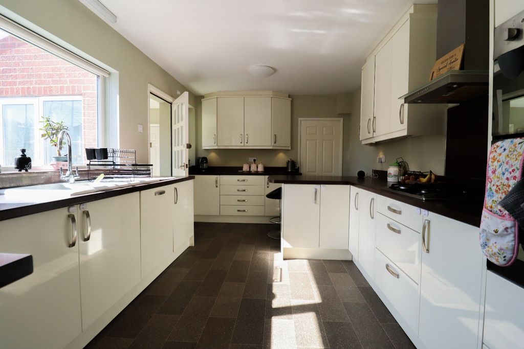 Property photo 3 of 23 3914906