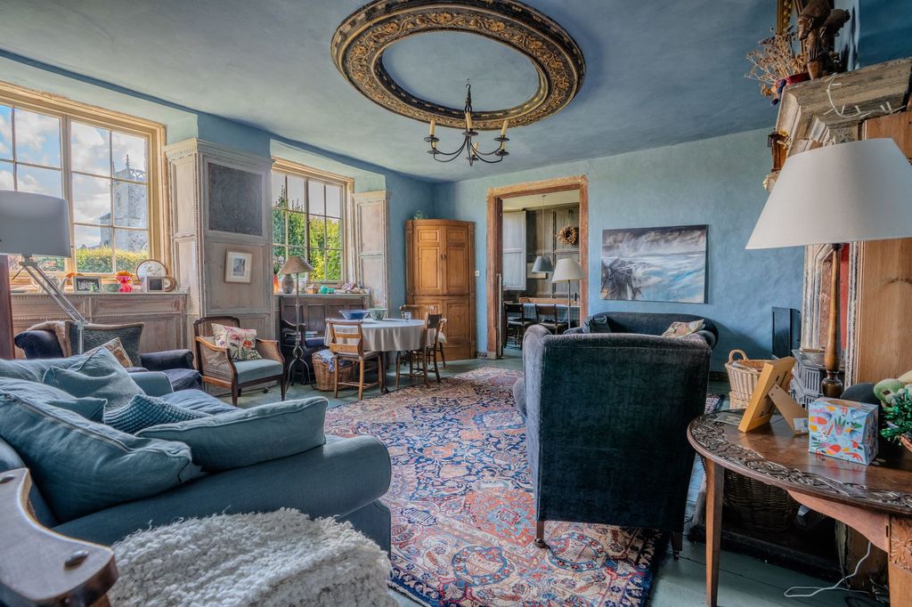 Property photo 2 of 43 Sitting Room