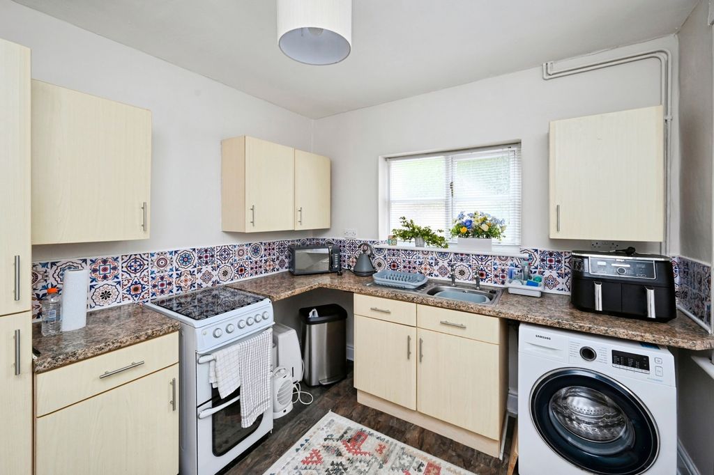 Property photo 3 of 17 Pbox-Img.Jpg