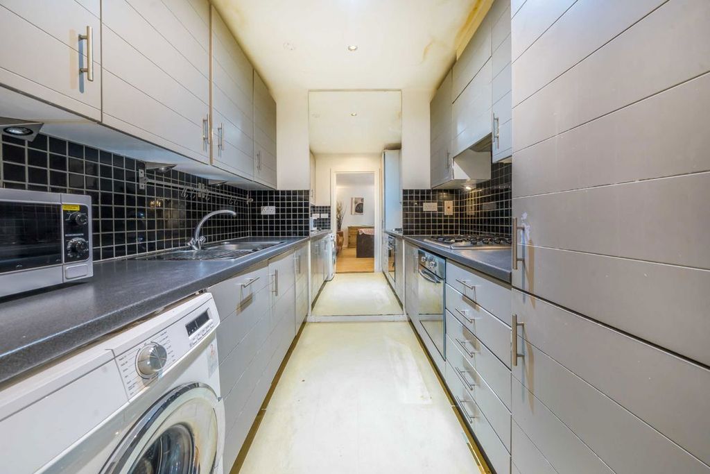 Property photo 3 of 5