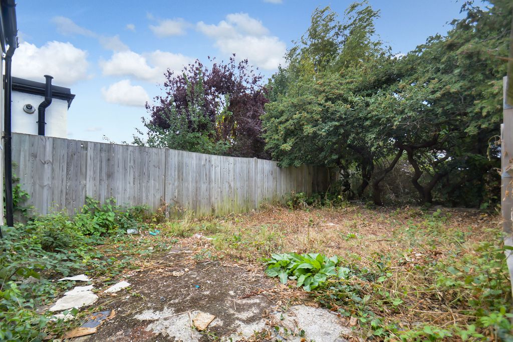 Property photo 3 of 16
