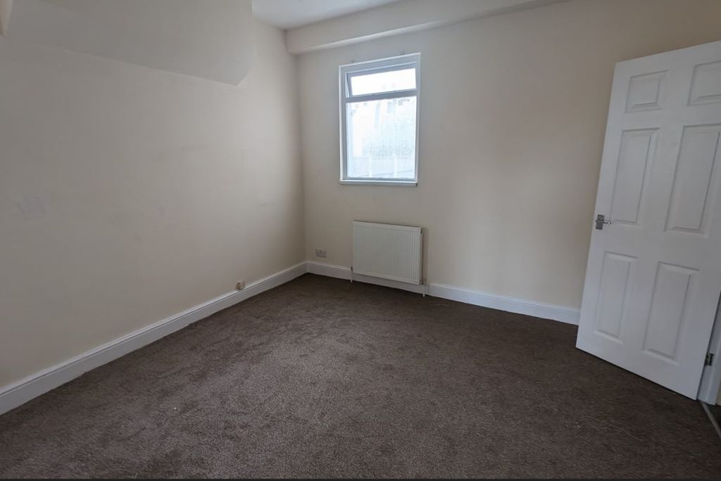 Property photo 3 of 4