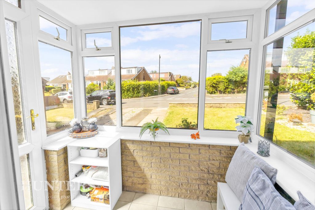 Property photo 3 of 20 Conservatory