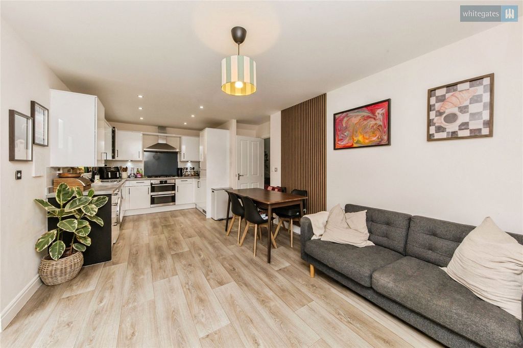 Property photo 3 of 18 Picture No. 11