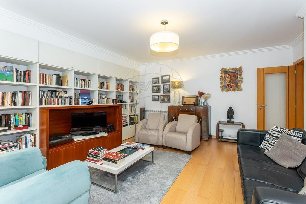 Property photo 3 of 31