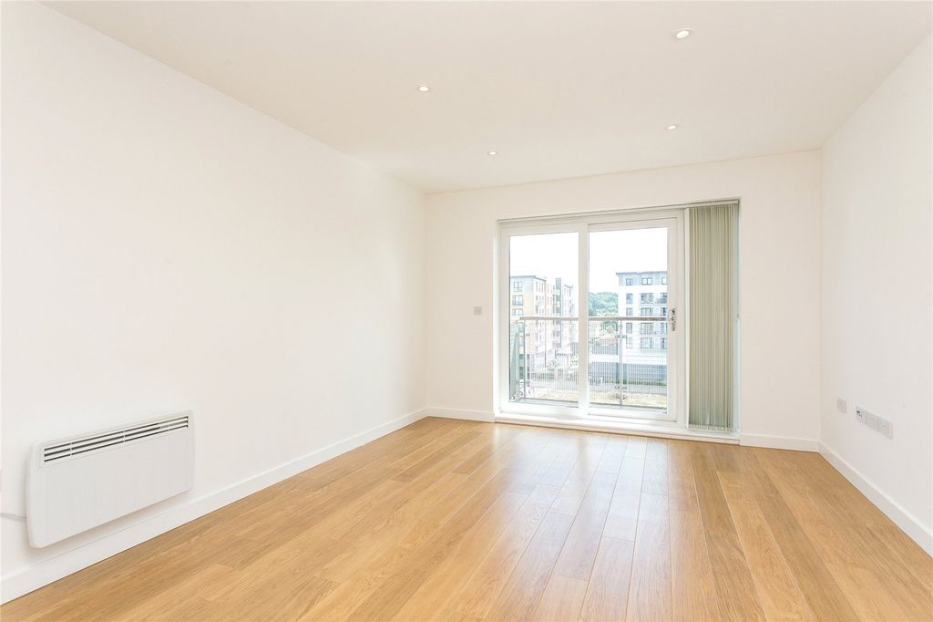 Property photo 2 of 11 Picture No. 12