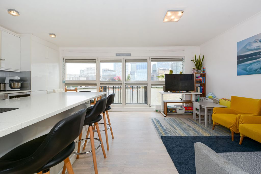 Property photo 1 of 18 Ayufthnq