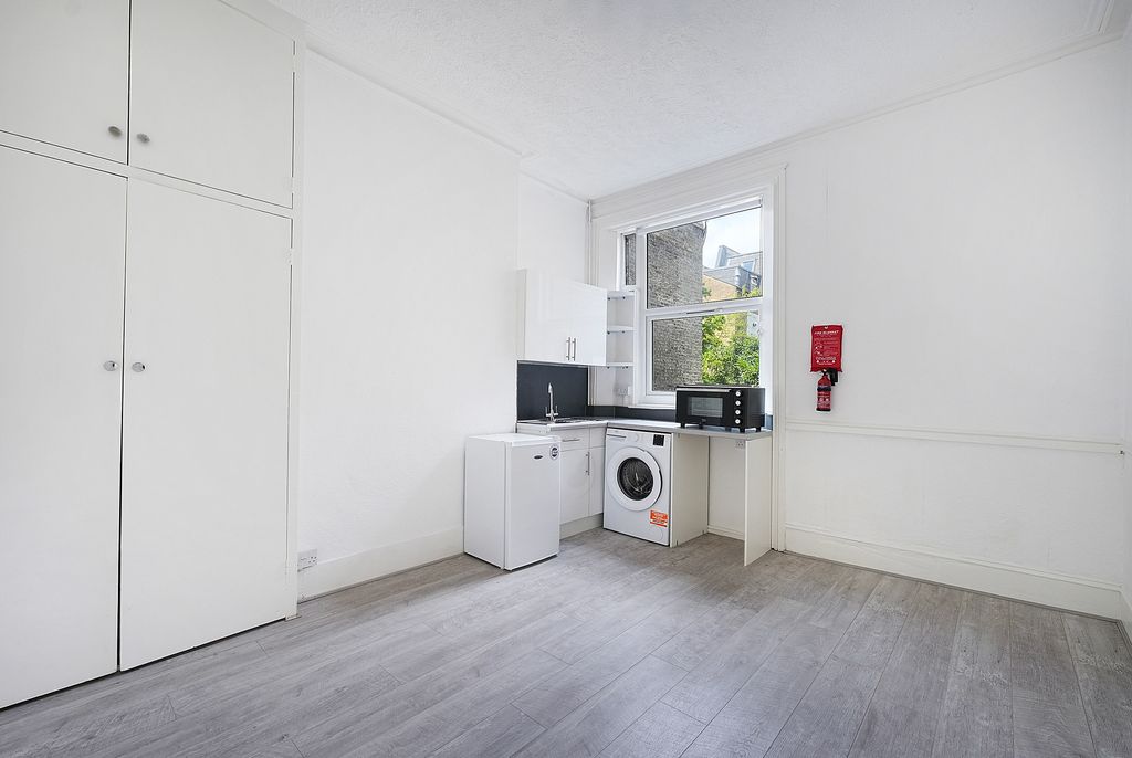 Property photo 3 of 5 _Akp9775