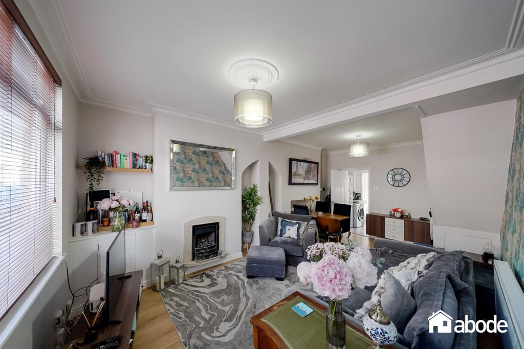 Property photo 3 of 19 Dsc00354-Hdr.Jpg