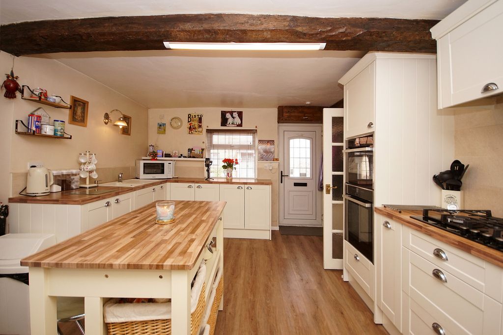 Property photo 1 of 30