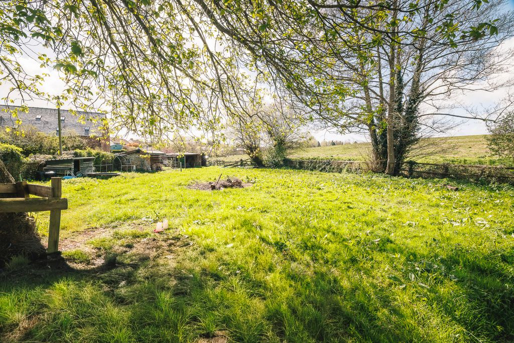 Property photo 3 of 8 Picture No. 02