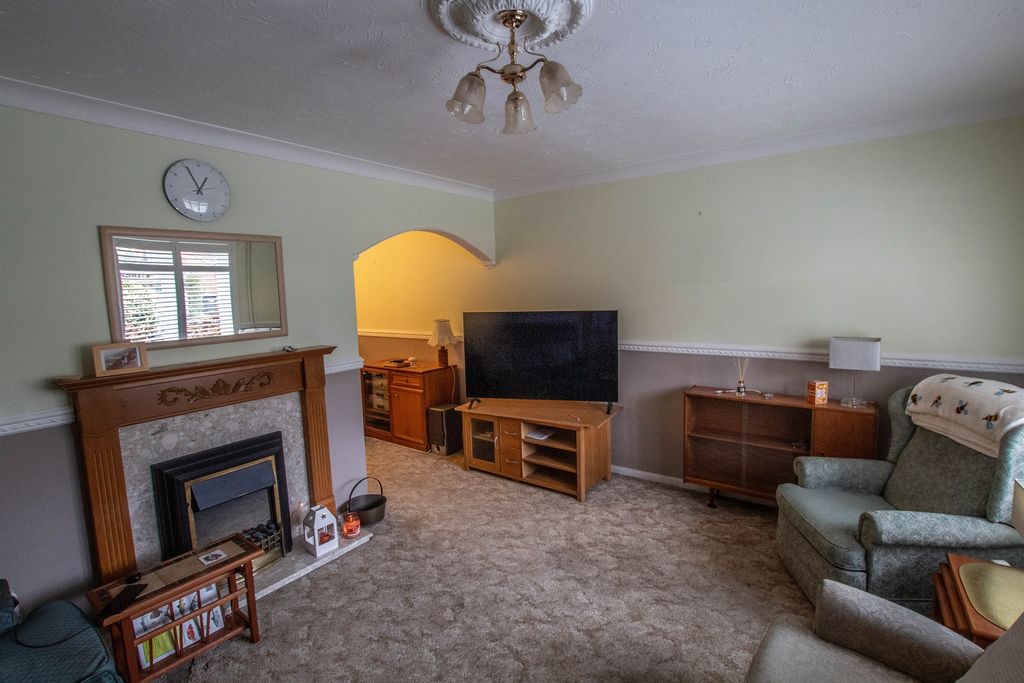 Property photo 3 of 14