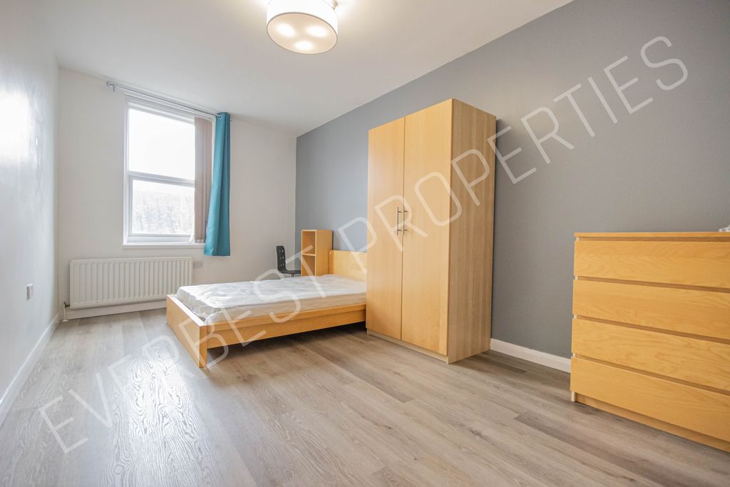 Property photo 1 of 13 7