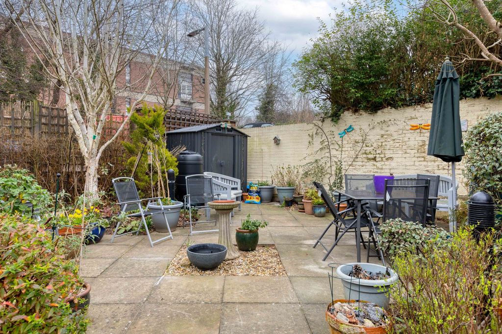 Property photo 3 of 11