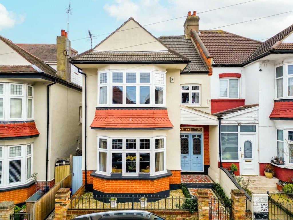 Property photo 1 of 39 Front