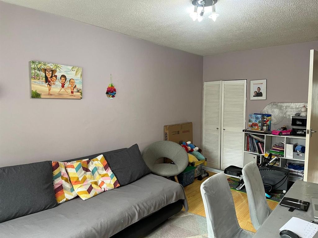 Property photo 2 of 8 c.Jpg