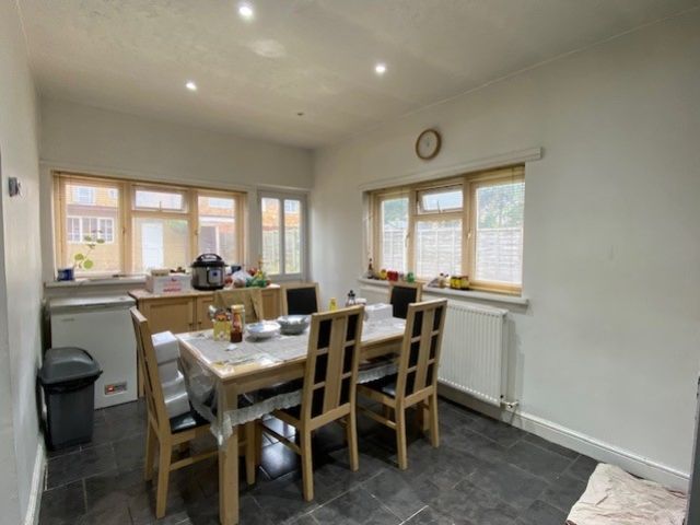 Property photo 3 of 8 2