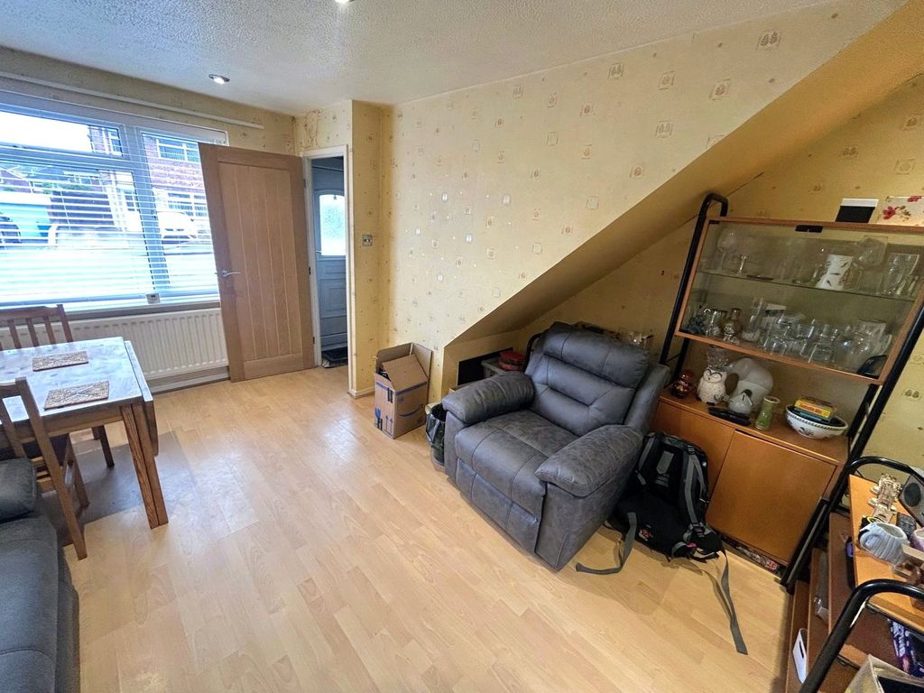 Property photo 2 of 12 Picture No. 11