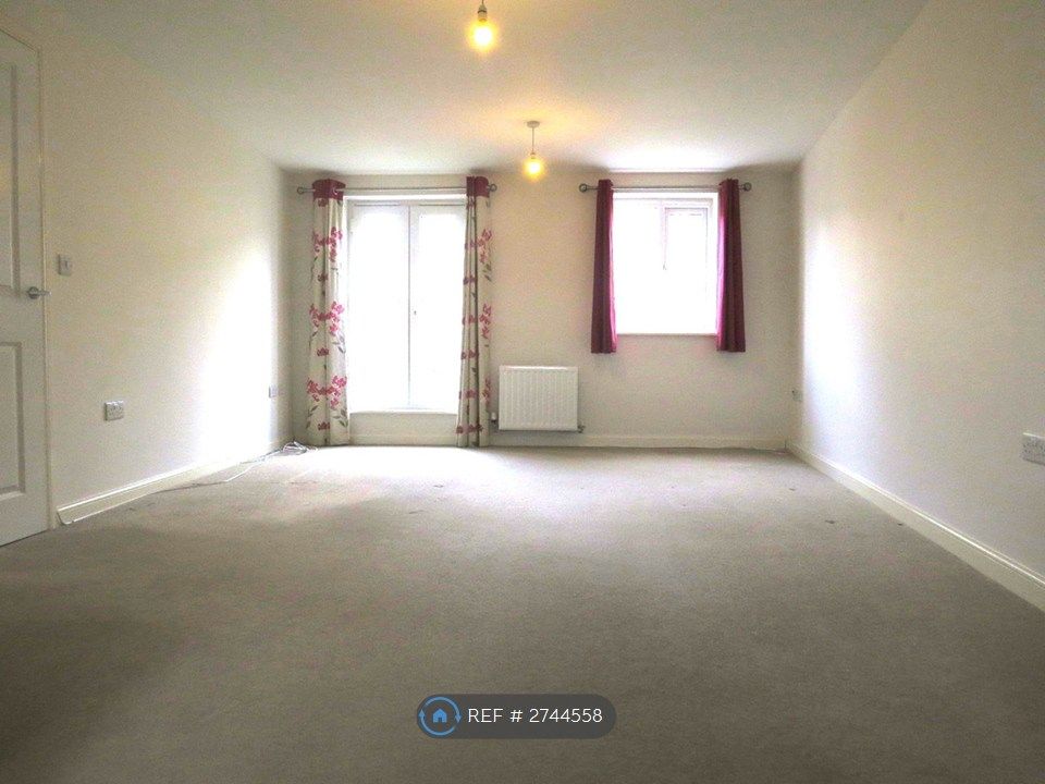 Property photo 2 of 8