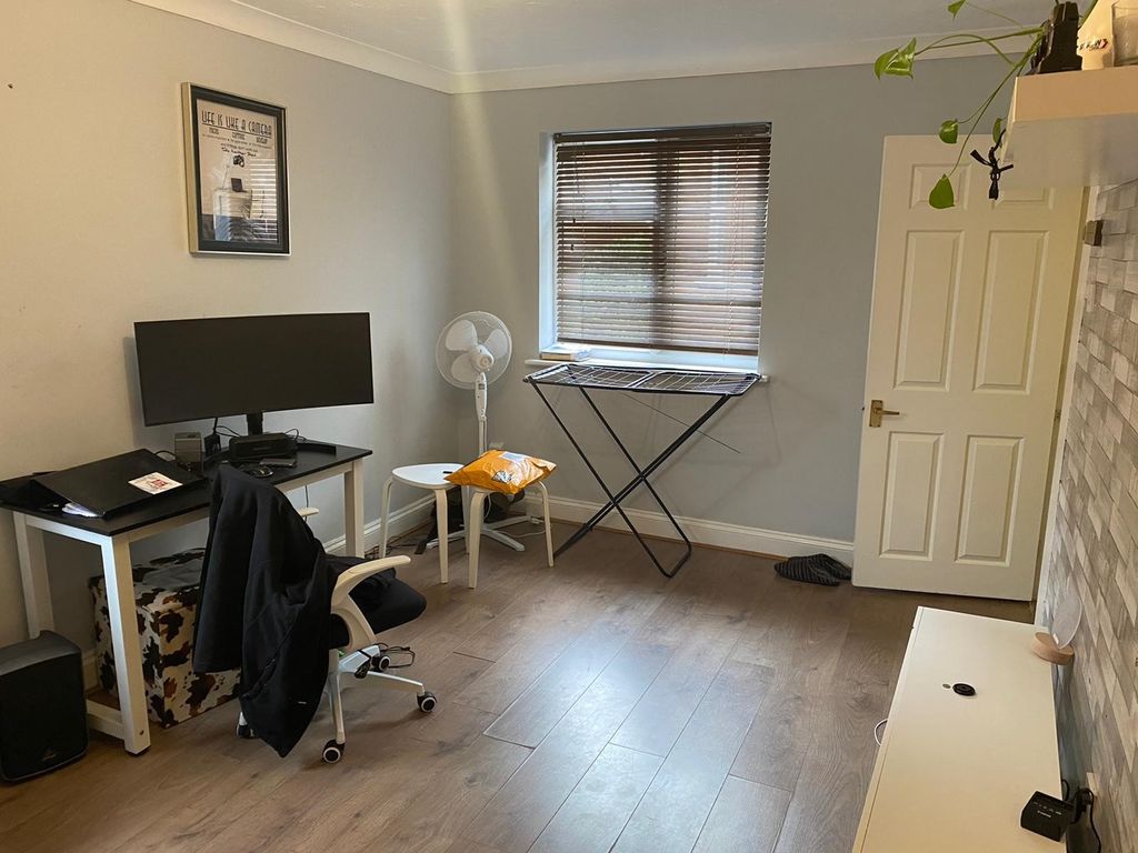 Property photo 3 of 9