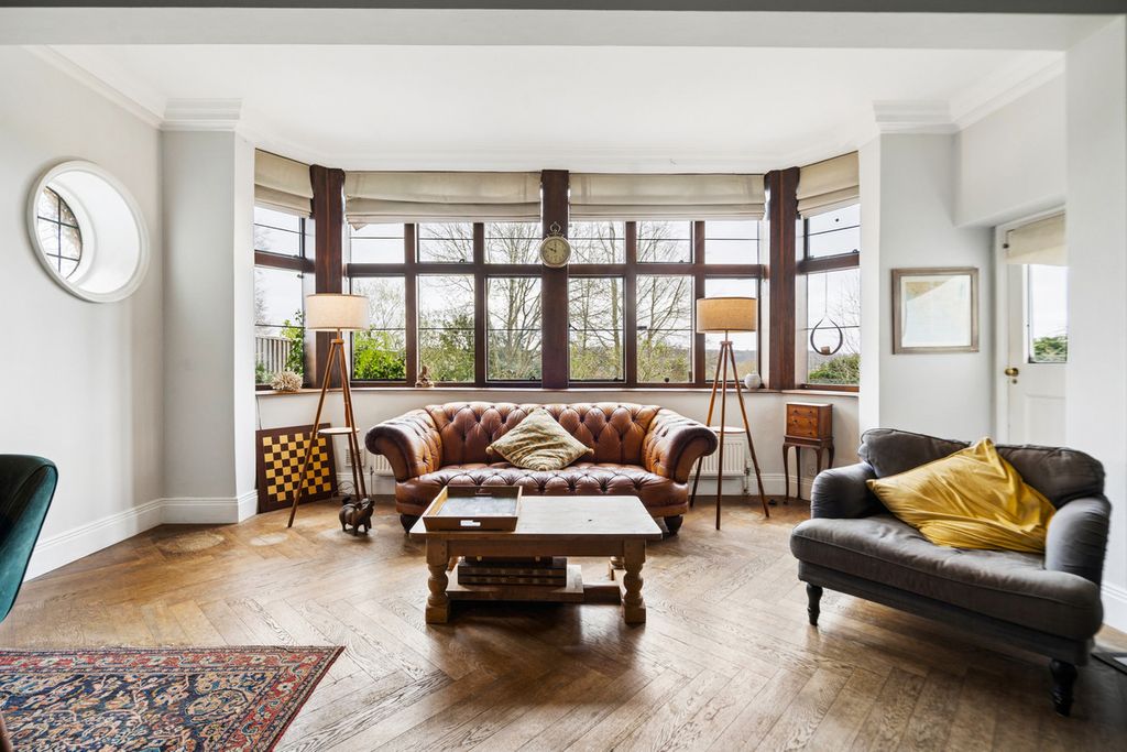 Property photo 2 of 22