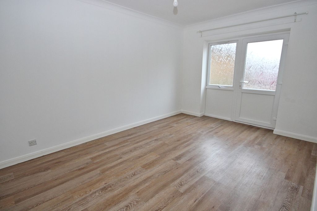 Property photo 2 of 6 4606592