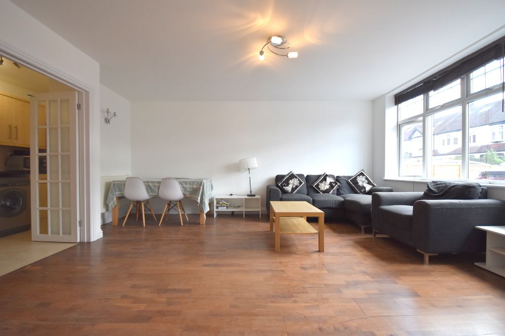 Property photo 1 of 13 Lounge