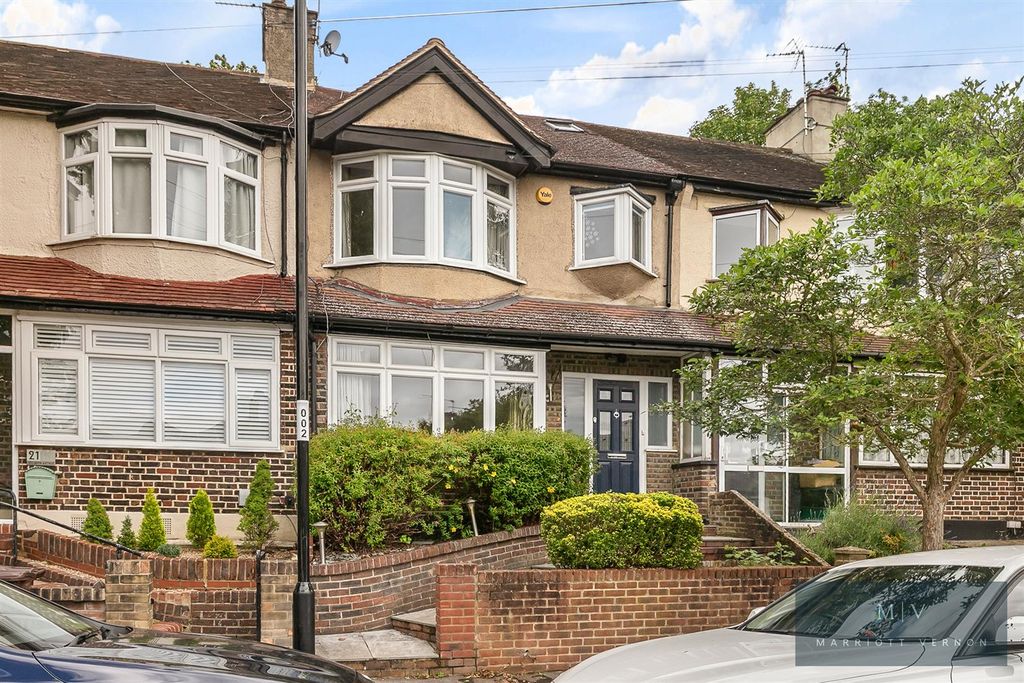 Property photo 1 of 17 Selsdon Avenue 22 MV-16.Jpg