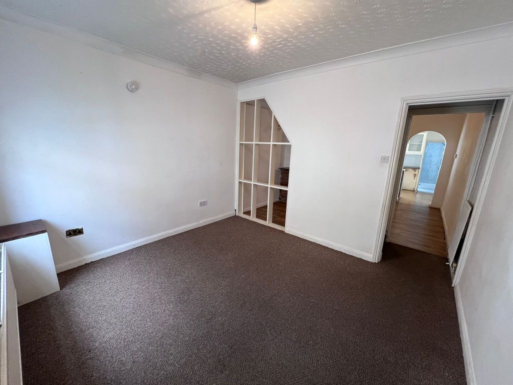Property photo 2 of 12 Bedroom 1