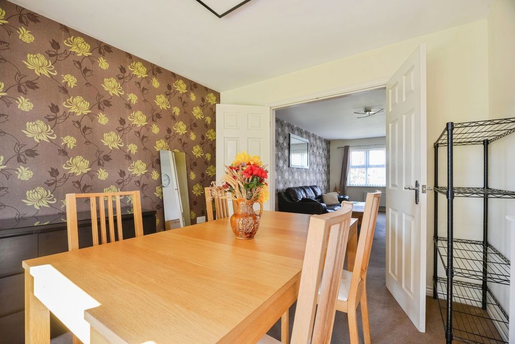 Property photo 3 of 11 Pbox-Img.Jpg