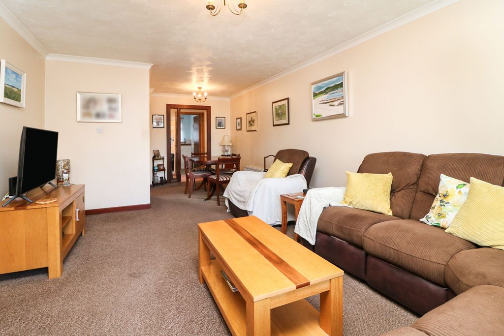 Property photo 3 of 22