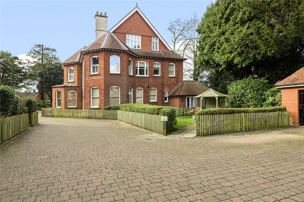 Additional image 16 of 2 bed flat for saleGuildford, Surrey GU1