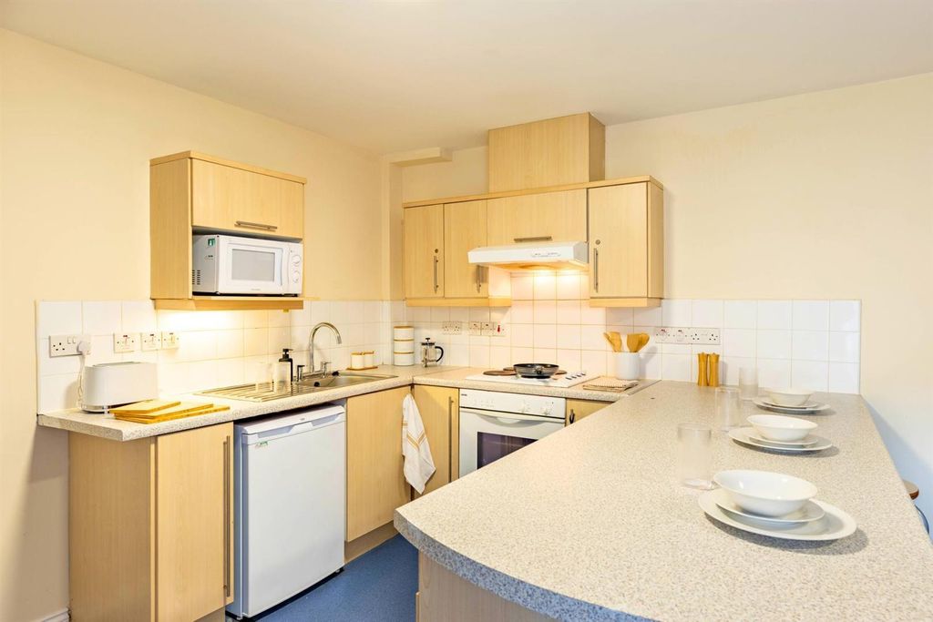 Property photo 1 of 27