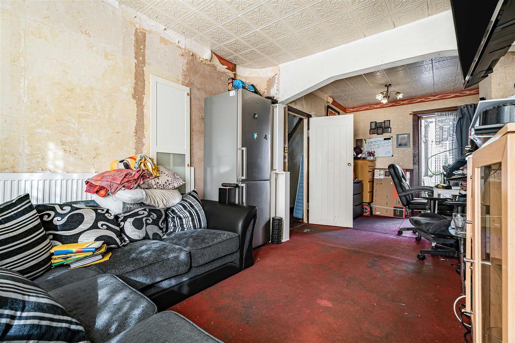 Property photo 3 of 19 5_93604.Jpg