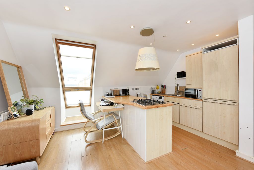 Property photo 2 of 18 Flat 6, Devonshire House (4).Jpg