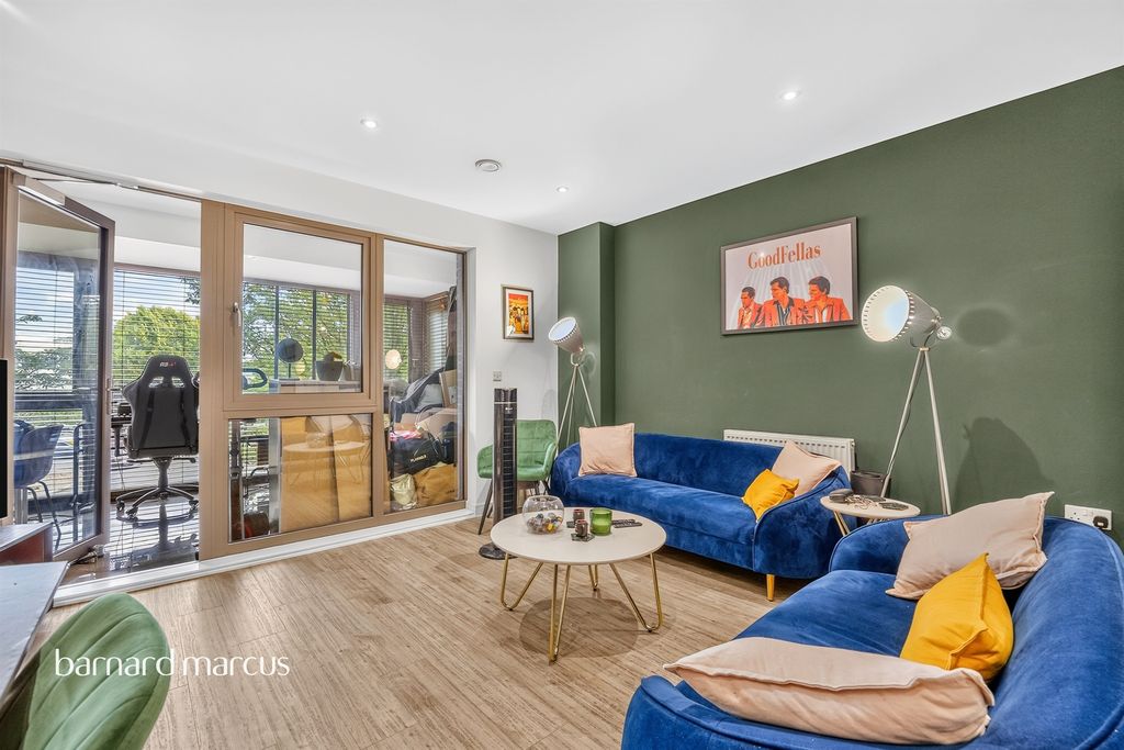 Property photo 1 of 17