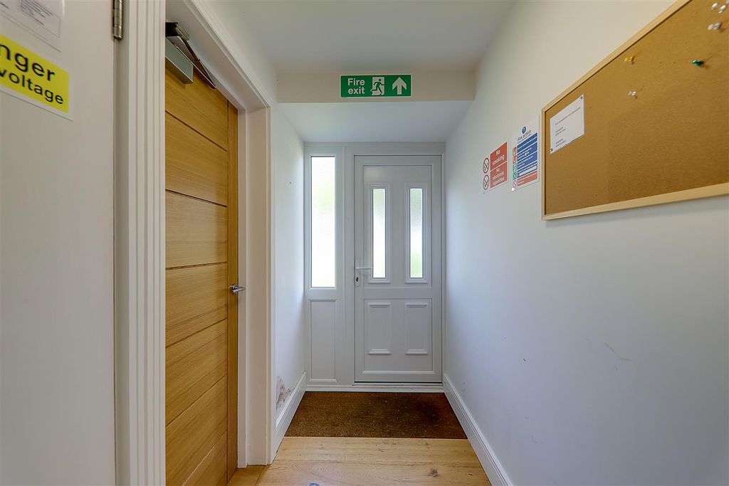 Property photo 3 of 22 Img_5918-Img_5920.Jpg