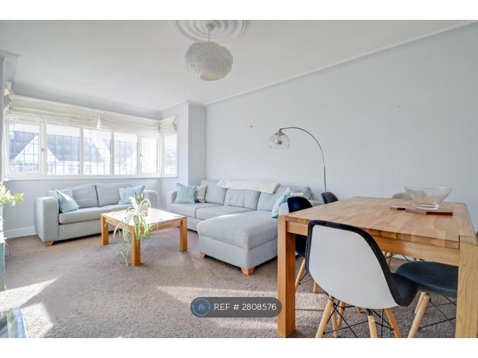 Property photo 1 of 5 Living Room