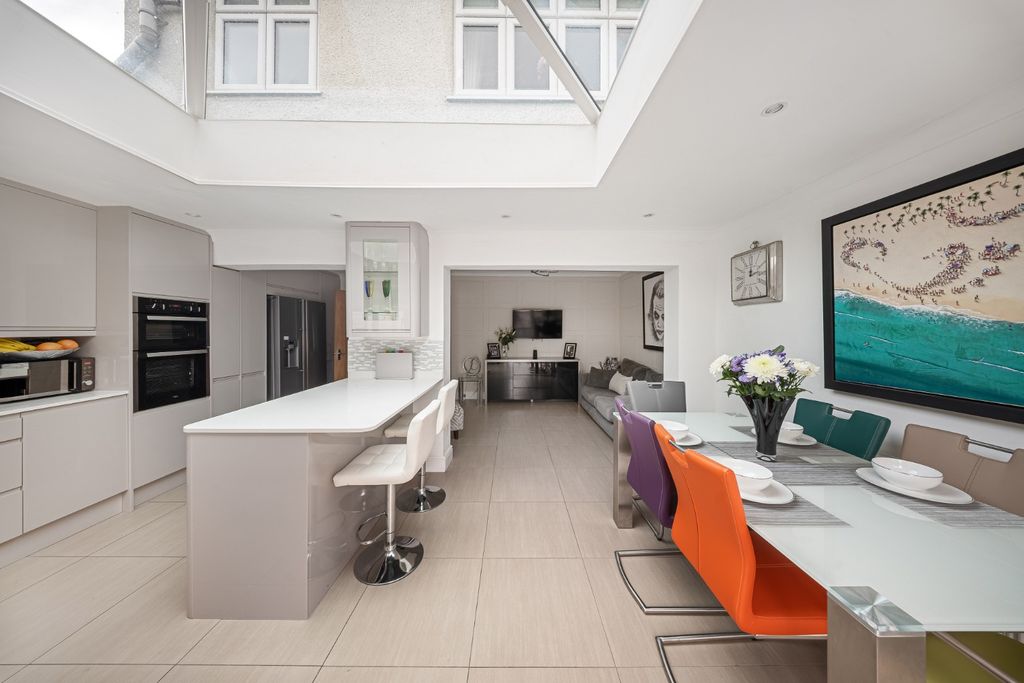 Property photo 3 of 35 4335273