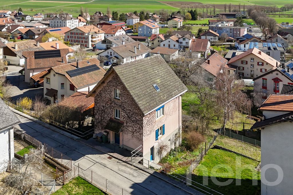 Property photo 3 of 12