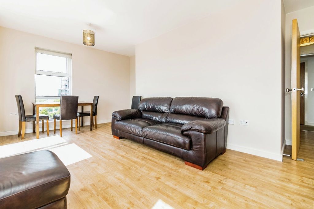 Property photo 3 of 12 Picture No. 28
