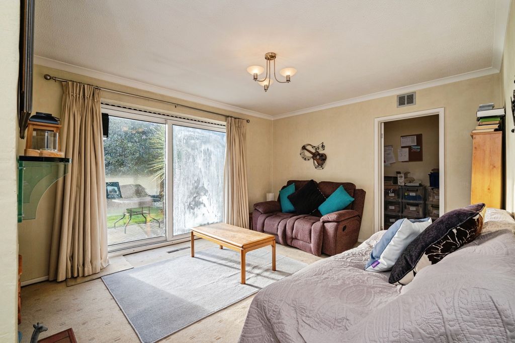 Property photo 3 of 21 Pbox-Img.Jpg