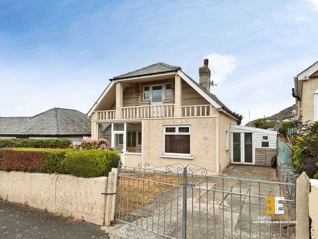 Property photo 2 of 25